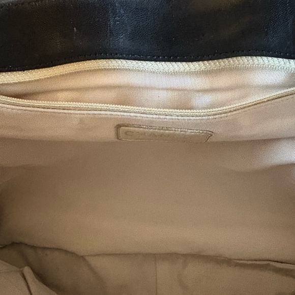 Chanel Quilted Maxi Chain Around Flap Bag - Picture 7 of 9